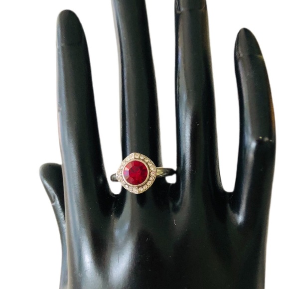 Brighton ruby ring with crystals around the ring. Excellent condition. Size 7.5 - Picture 1 of 7